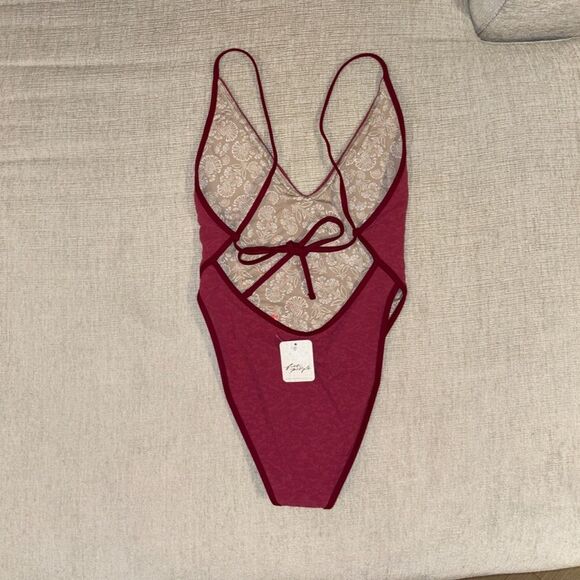 Free People Beach Amber One Piece Swimsuit Free-est Pink Berry Sz Small NWT NEW - Picture 6 of 9